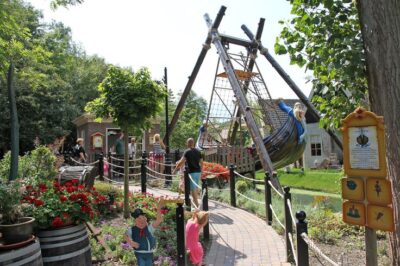 Schommelschip in Sprookjeswonderland Enkhuizen
