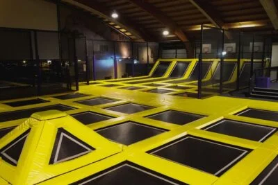 Trampoline hal bij Ames Jump in Deurne